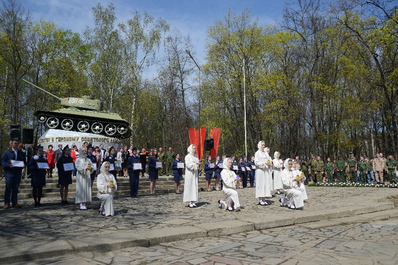 Погода ярцева смоленское область. Ярцево площадь. Аллея памяти в Ярцево. Смоленск д. Ярцево. Климат в Ярцево Смоленской области.