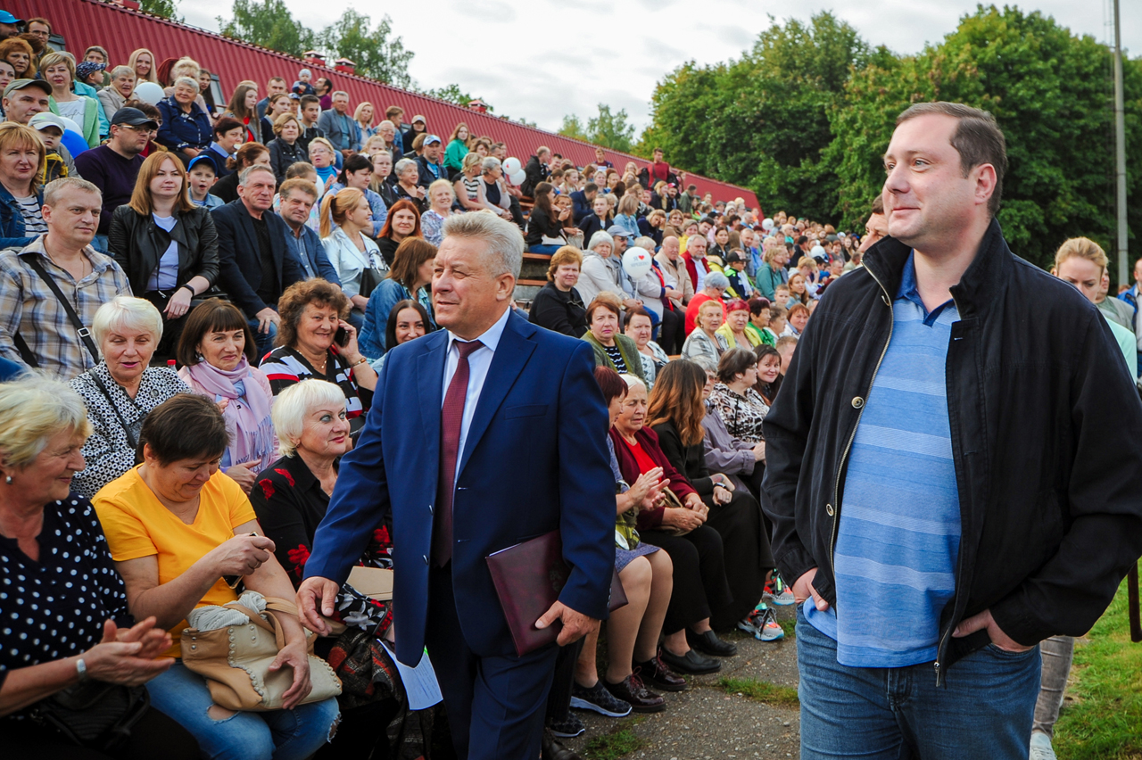 О чем говорит смоленск. Островский Ярцево. Ярцево Смоленской области день города. Жители Ярцево. День города Смоленск 2019.