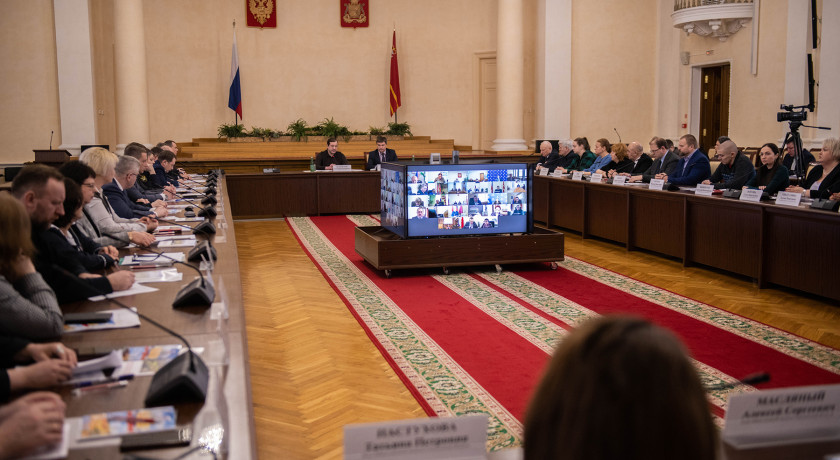 губернатор Алексей Островский принял участие в заседании Общественной палаты Смоленской области - фото - 1