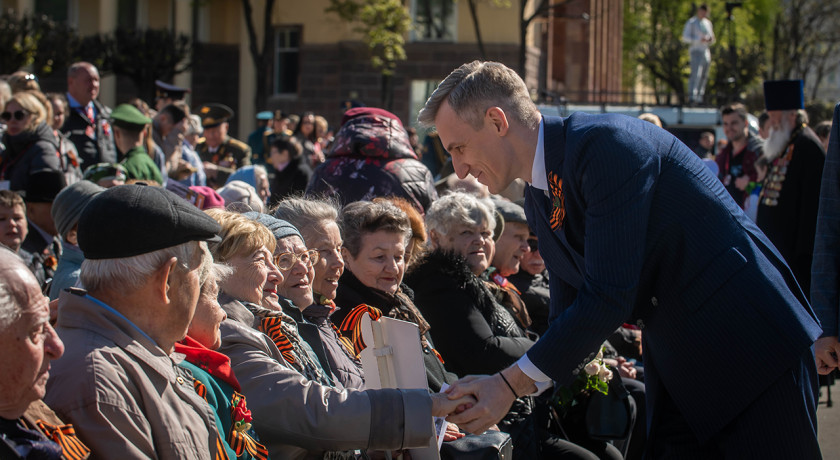 парад Великой Победы в Городе-герое Смоленске - фото - 1