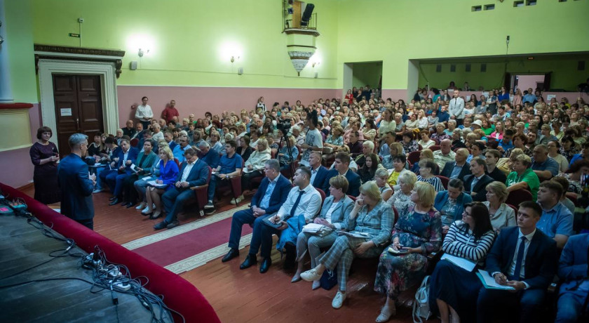 врио Губернатора Василий Анохин встретился с жителями Сафоновского района - фото - 1